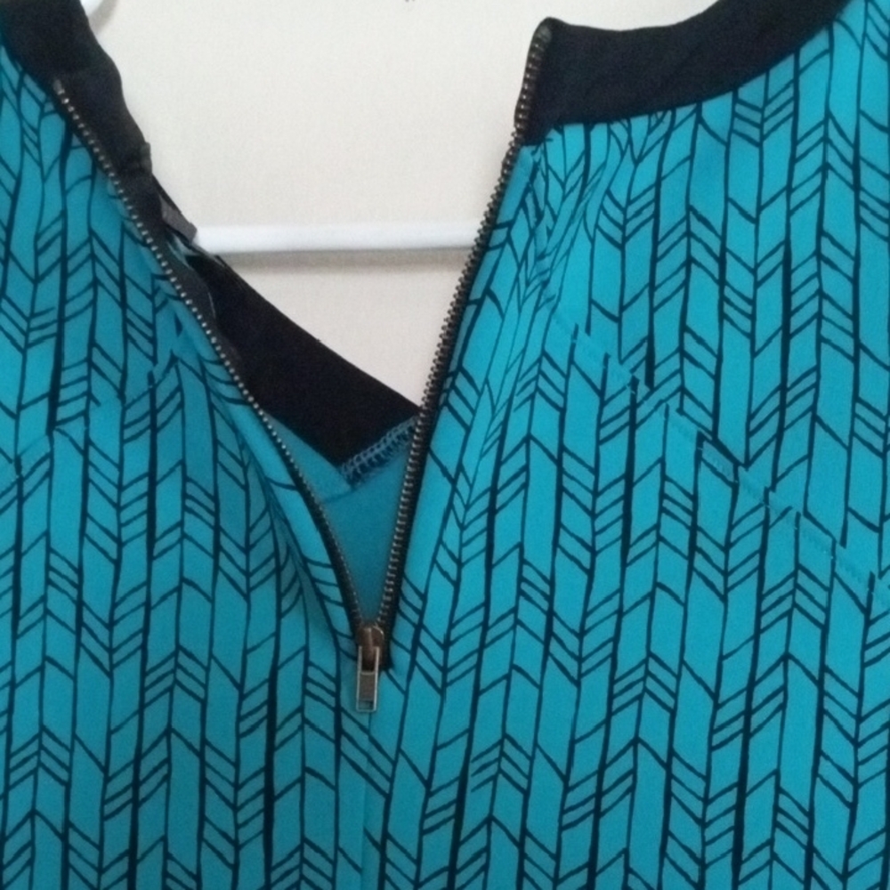 Worthington Teal and Black Sleeveless Top - Picture 10 of 10